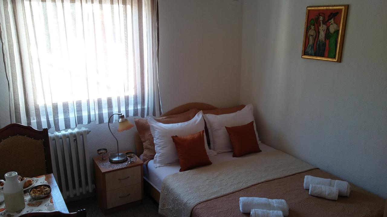 Guest House Villa Castio Petrovac 외부 사진