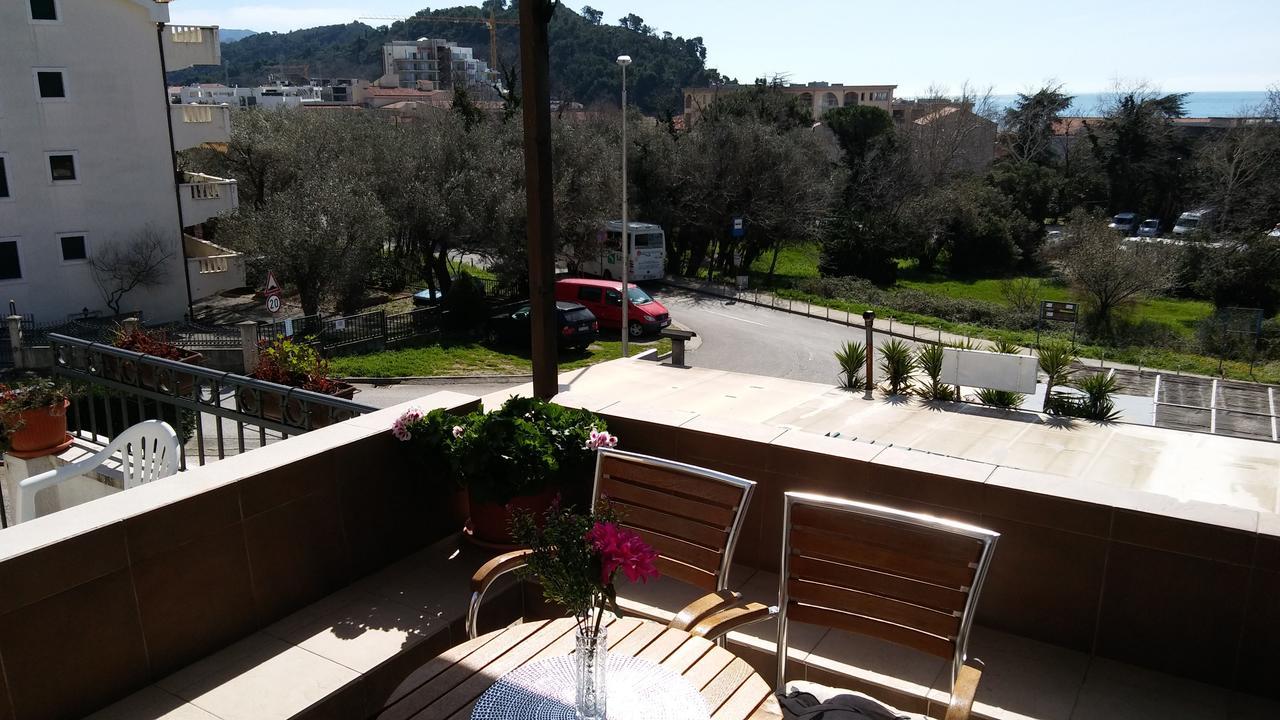 Guest House Villa Castio Petrovac 외부 사진