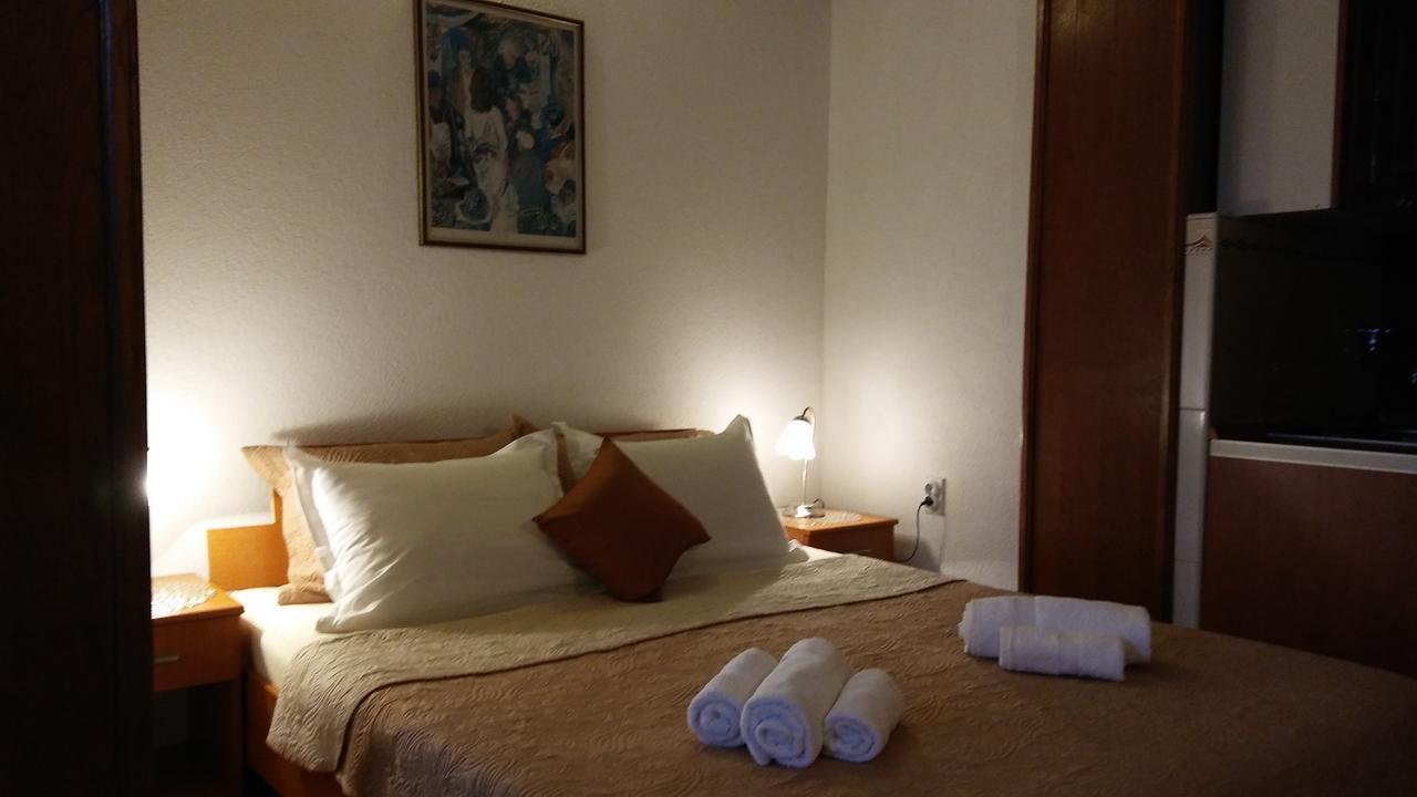 Guest House Villa Castio Petrovac 외부 사진