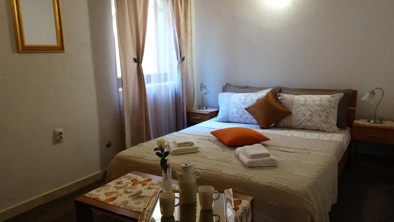 Guest House Villa Castio Petrovac 외부 사진