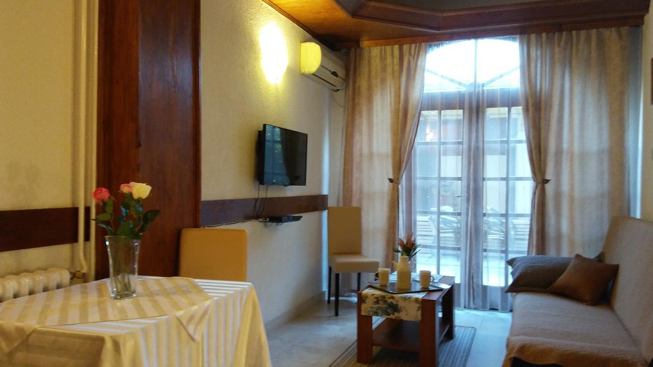 Guest House Villa Castio Petrovac 외부 사진