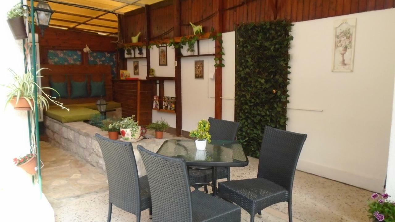 Guest House Villa Castio Petrovac 외부 사진
